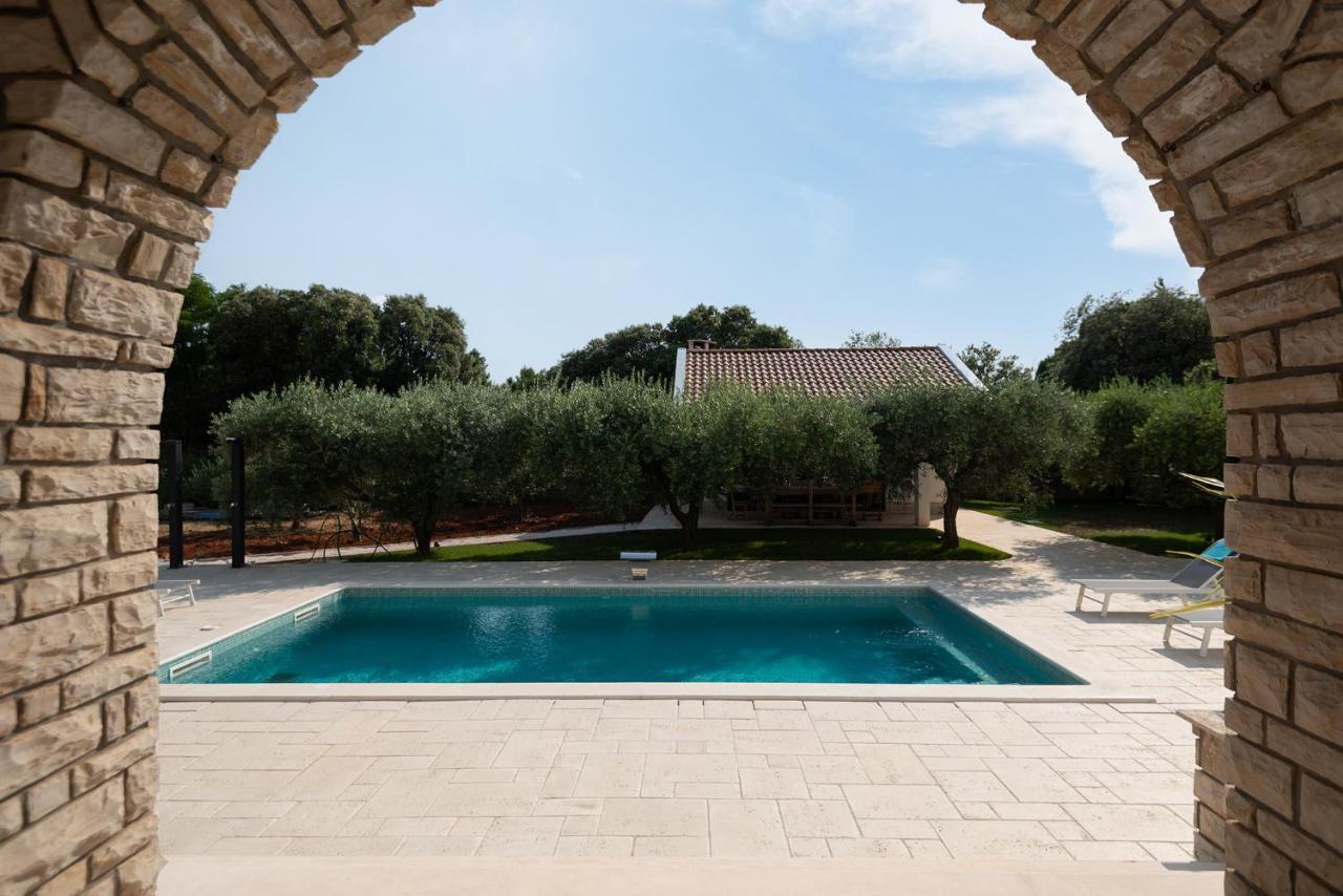 Villa Jalan Врси Екстериор снимка