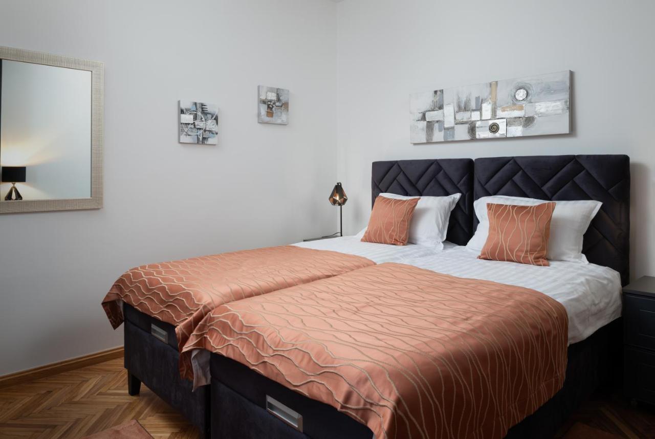 Villa Jalan Врси Екстериор снимка