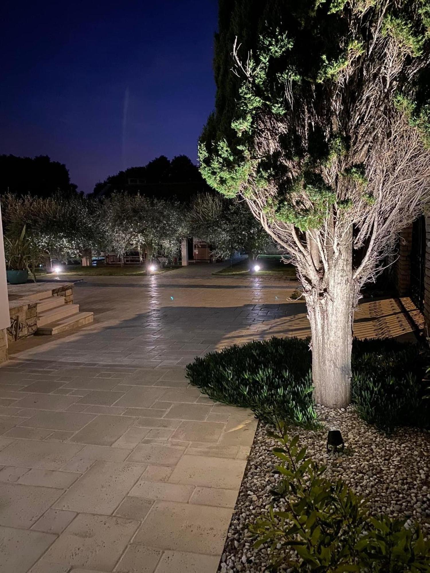 Villa Jalan Врси Екстериор снимка